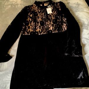 Little Lace black dress